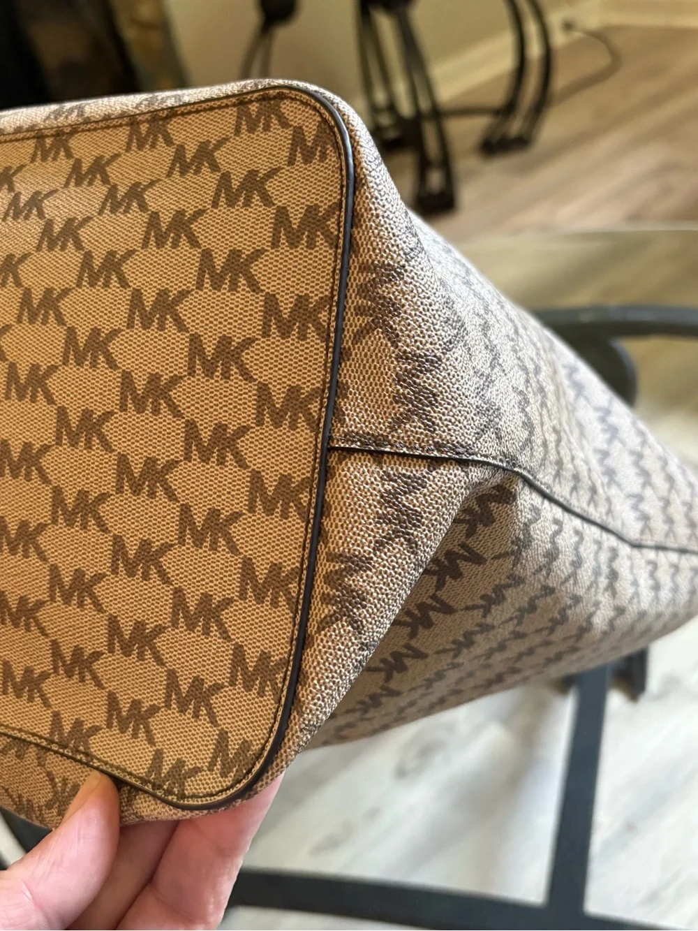 Michael Kors Emry Large  zip tote Tan/Brown MK Logo Tote